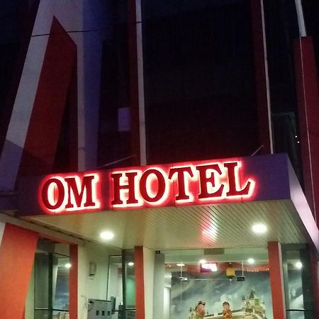 Om Hotel Simpang Ampat  Exterior photo
