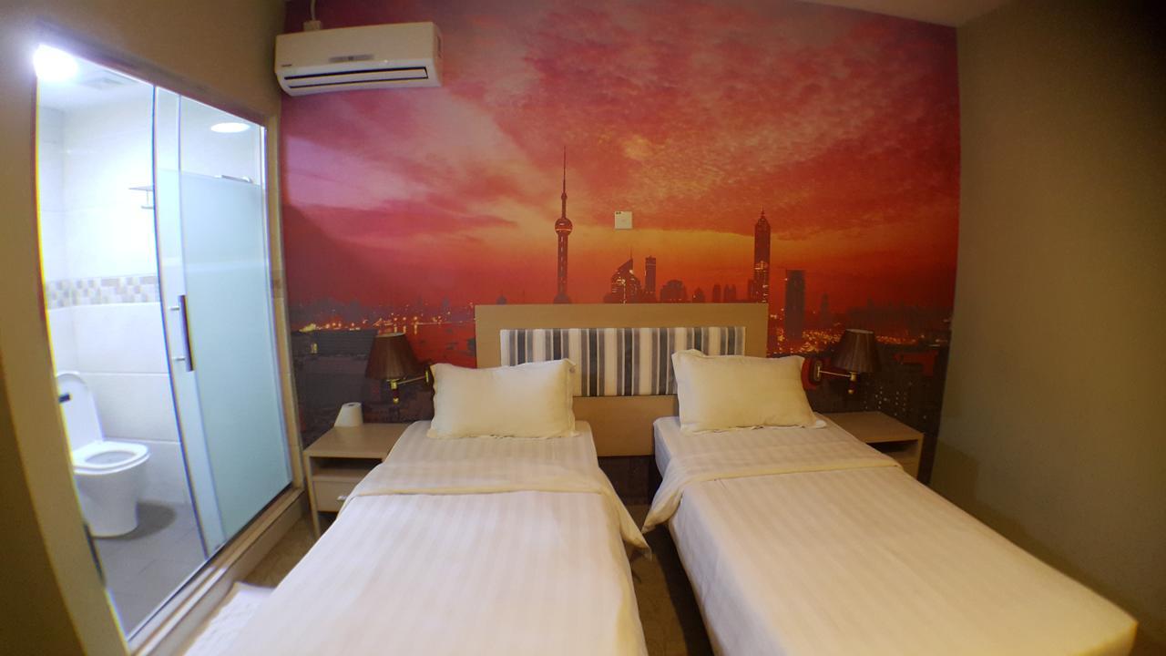 Om Hotel Simpang Ampat  Exterior photo