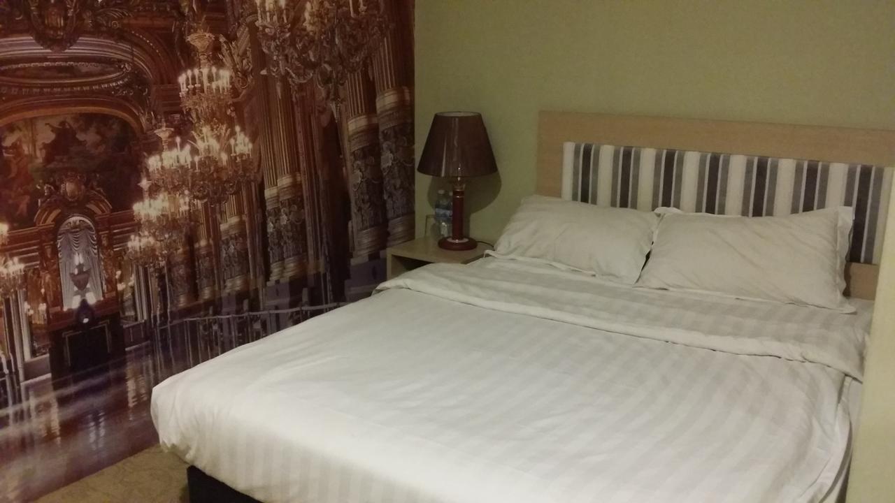 Om Hotel Simpang Ampat  Exterior photo